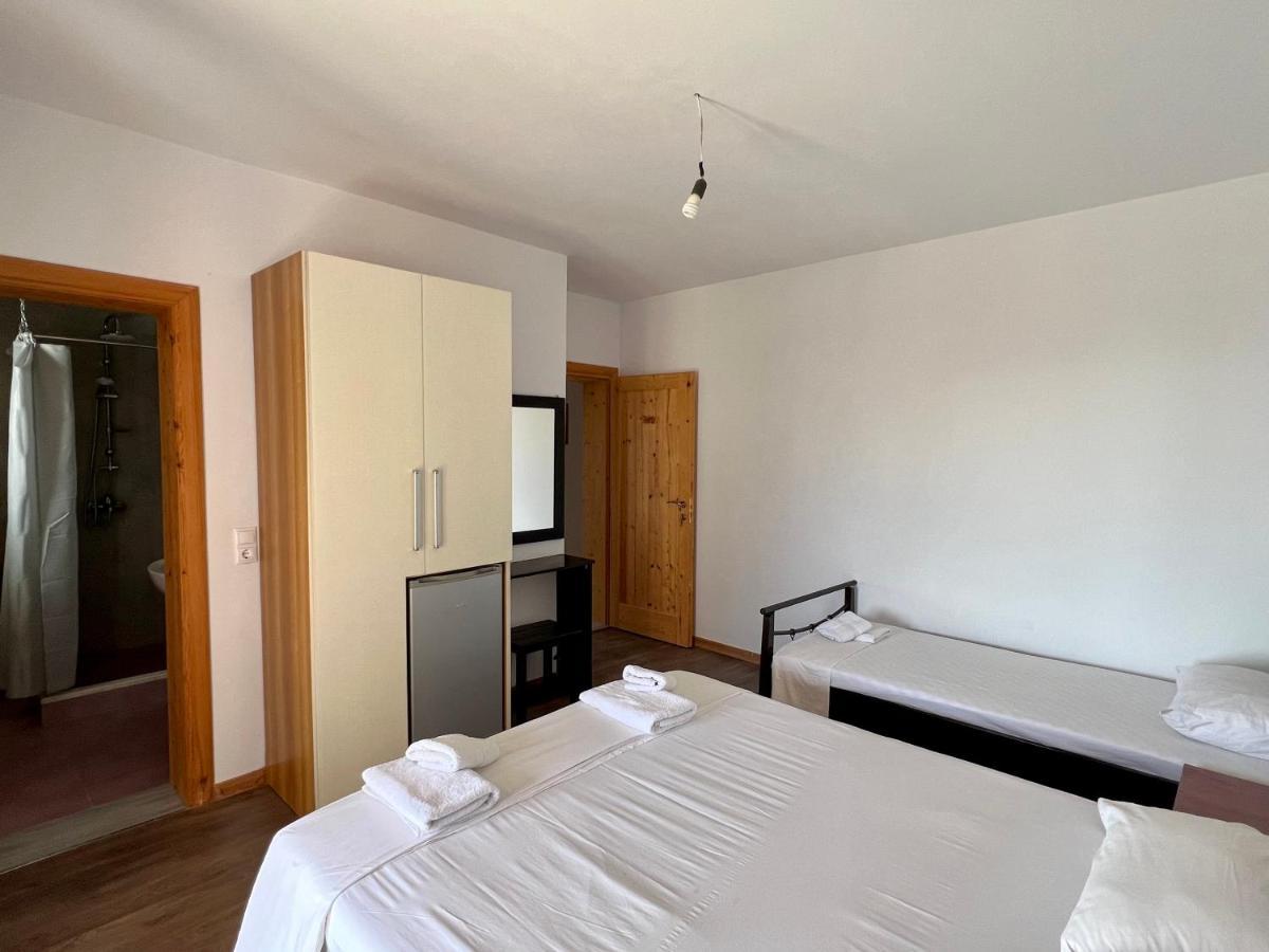 Argileos Rooms Himare Esterno foto