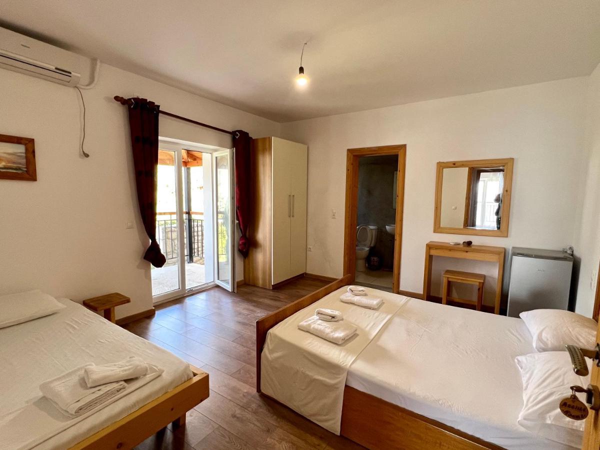 Argileos Rooms Himare Esterno foto